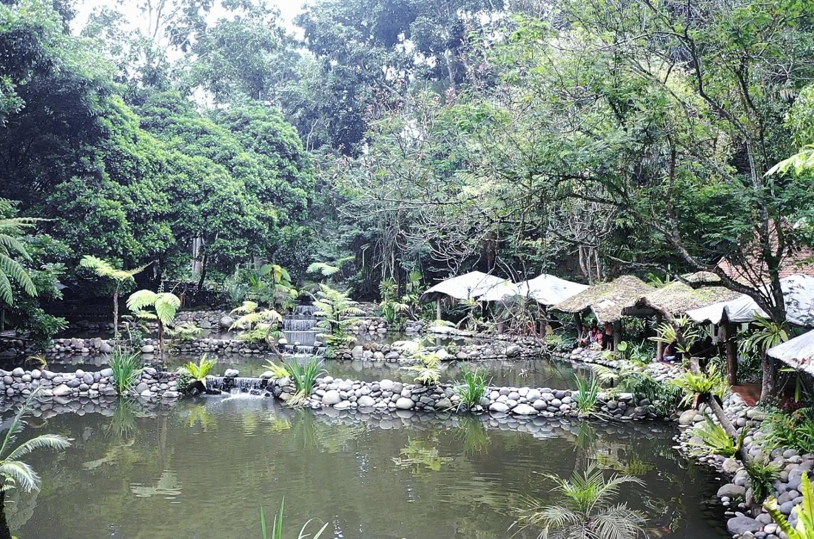 Imah Seniman Hotel Lembang Exterior photo